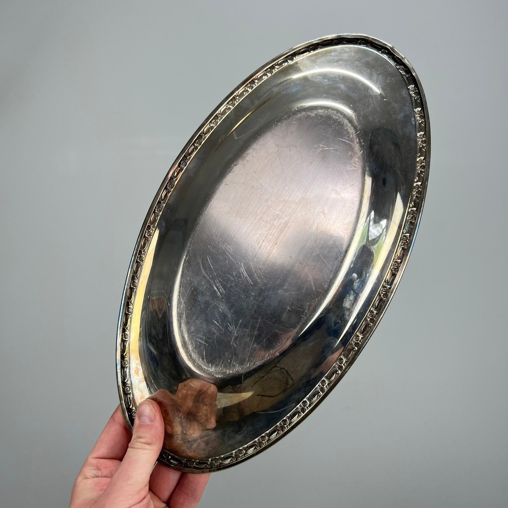 Oneida Silversmiths Silver Plated Oval Serving Tray Floral Embossed Border 13in